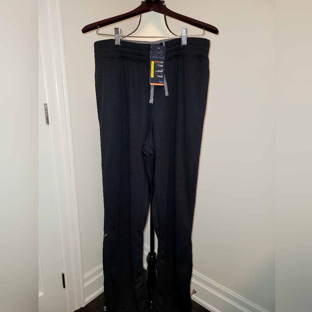 Under Armour Black Sweatpants. Large.